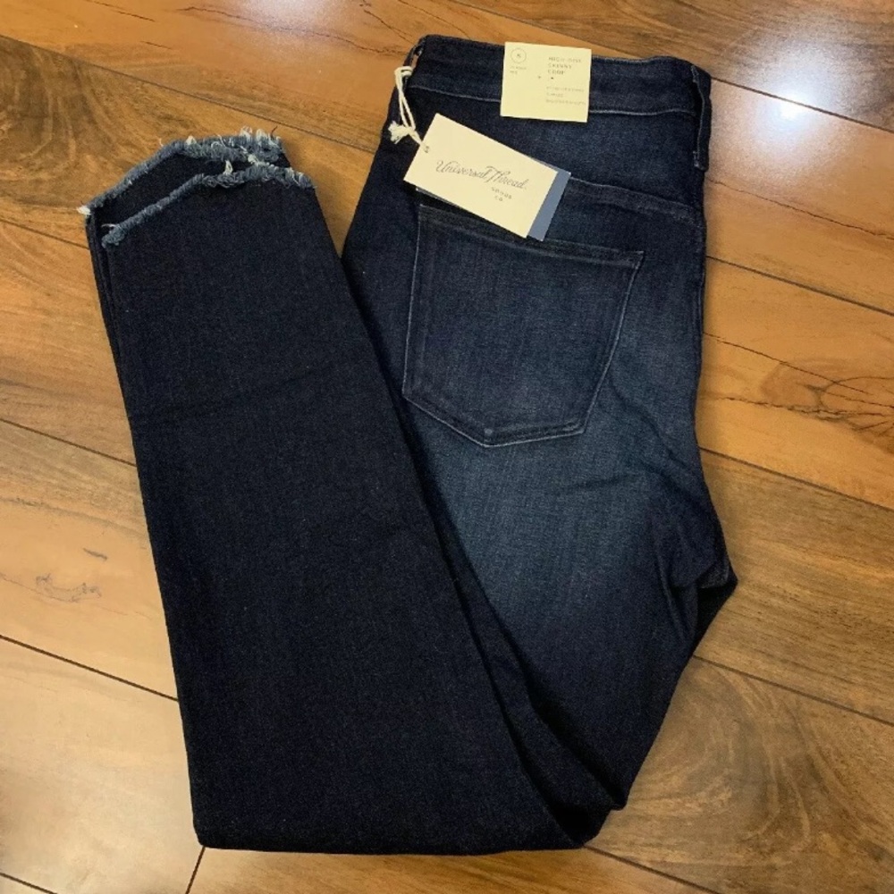 NWT Universal High Rise Skinny Crop Jean Size 8